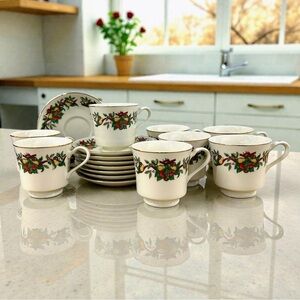AMC NY Japan Christmas Bounty Tea Cups & Saucers Vintage Set of 8 Discontinued